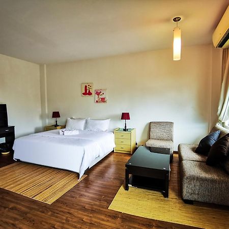 Natol Homestay - Kuching Home Penthouse Airport Road Exterior foto