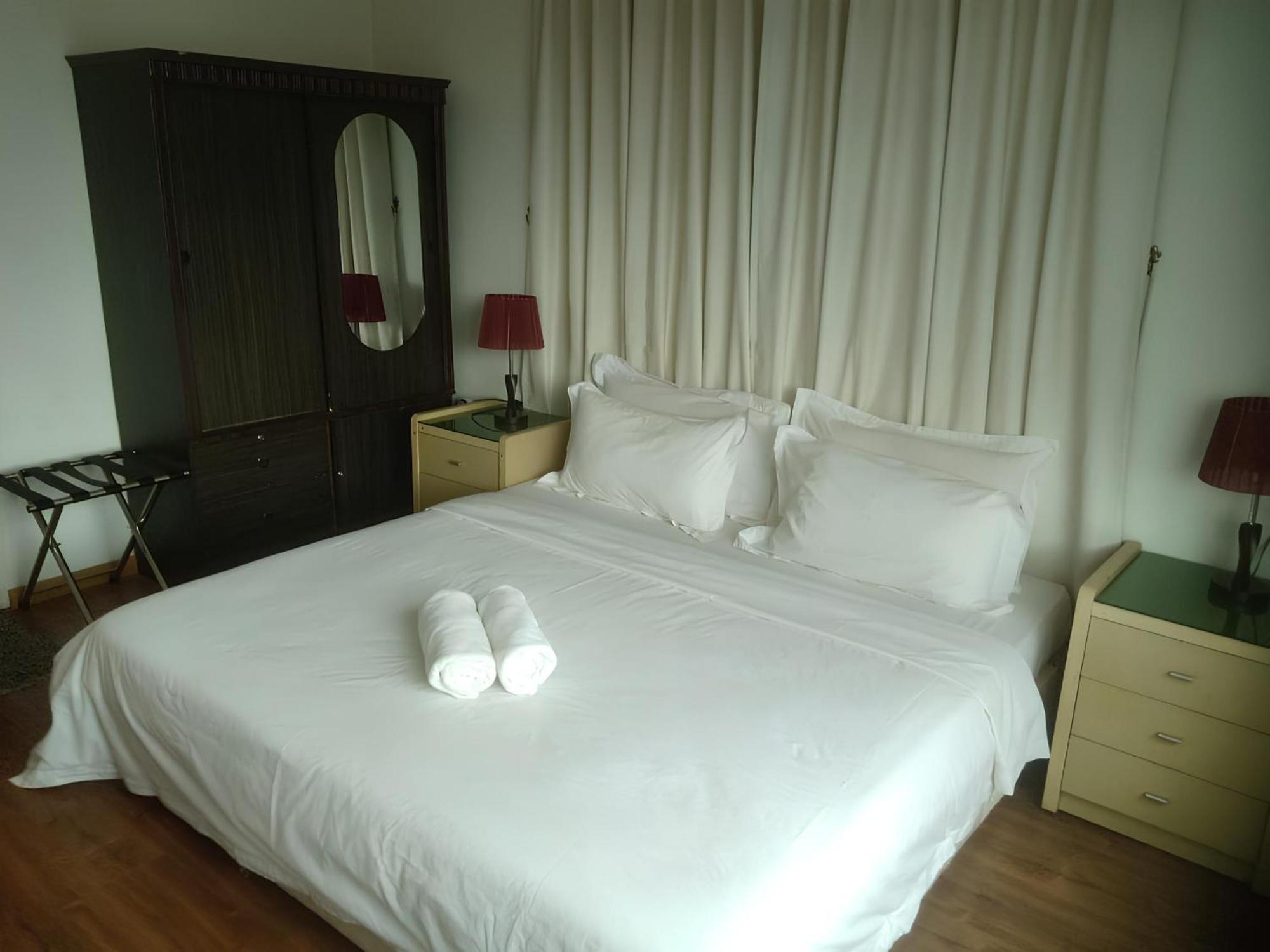 Natol Homestay - Kuching Home Penthouse Airport Road Exterior foto